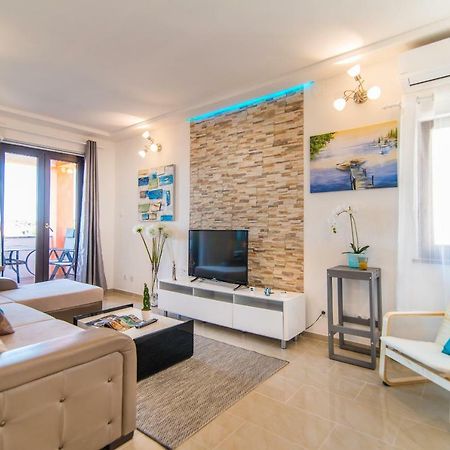 Charming House On The Beach And Deluxe Apartment Πούλα Εξωτερικό φωτογραφία