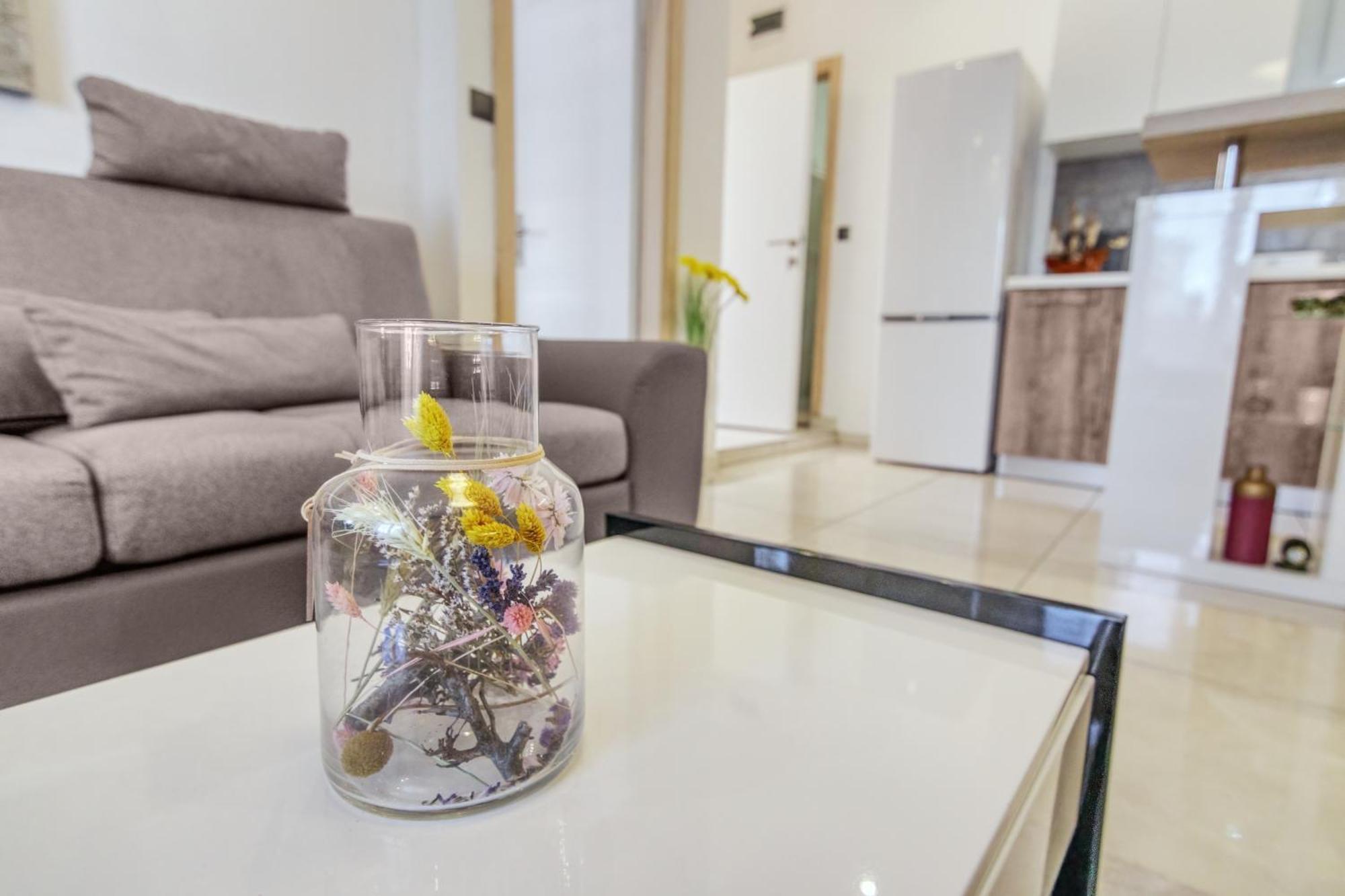 Charming House On The Beach And Deluxe Apartment Πούλα Δωμάτιο φωτογραφία