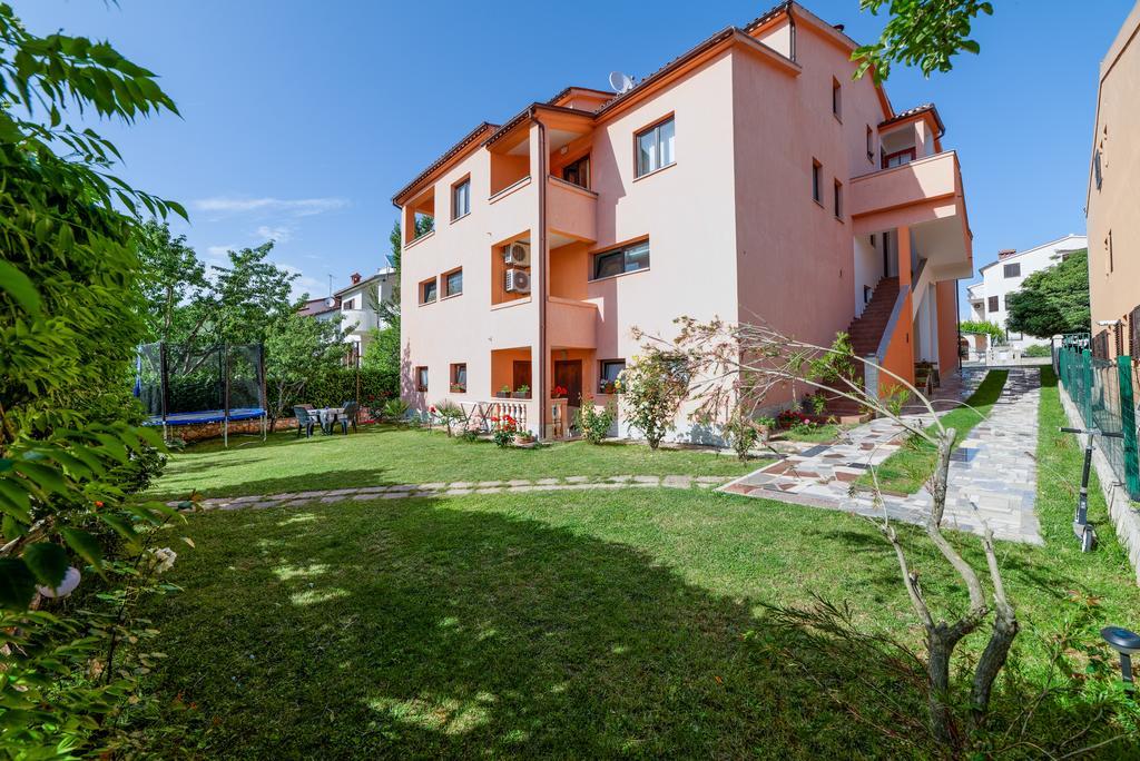 Charming House On The Beach And Deluxe Apartment Πούλα Εξωτερικό φωτογραφία