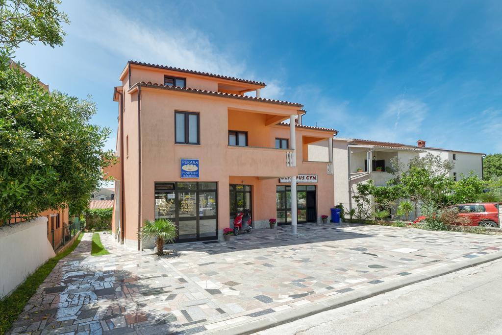 Charming House On The Beach And Deluxe Apartment Πούλα Εξωτερικό φωτογραφία