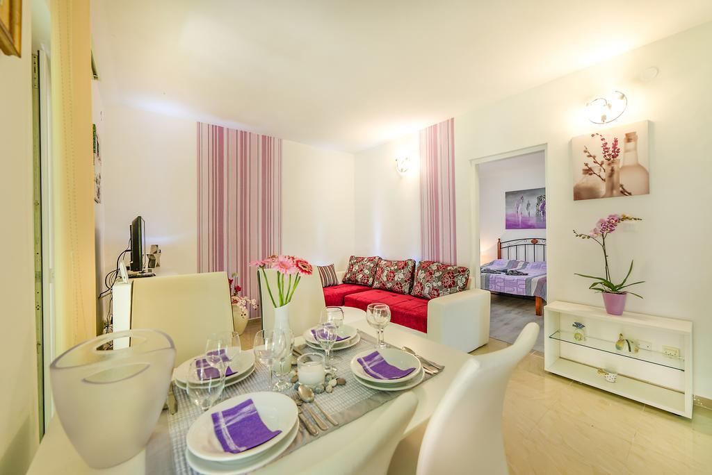 Charming House On The Beach And Deluxe Apartment Πούλα Εξωτερικό φωτογραφία