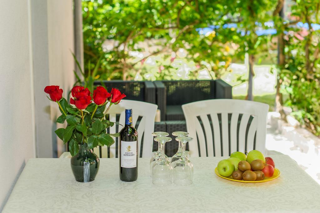 Charming House On The Beach And Deluxe Apartment Πούλα Εξωτερικό φωτογραφία