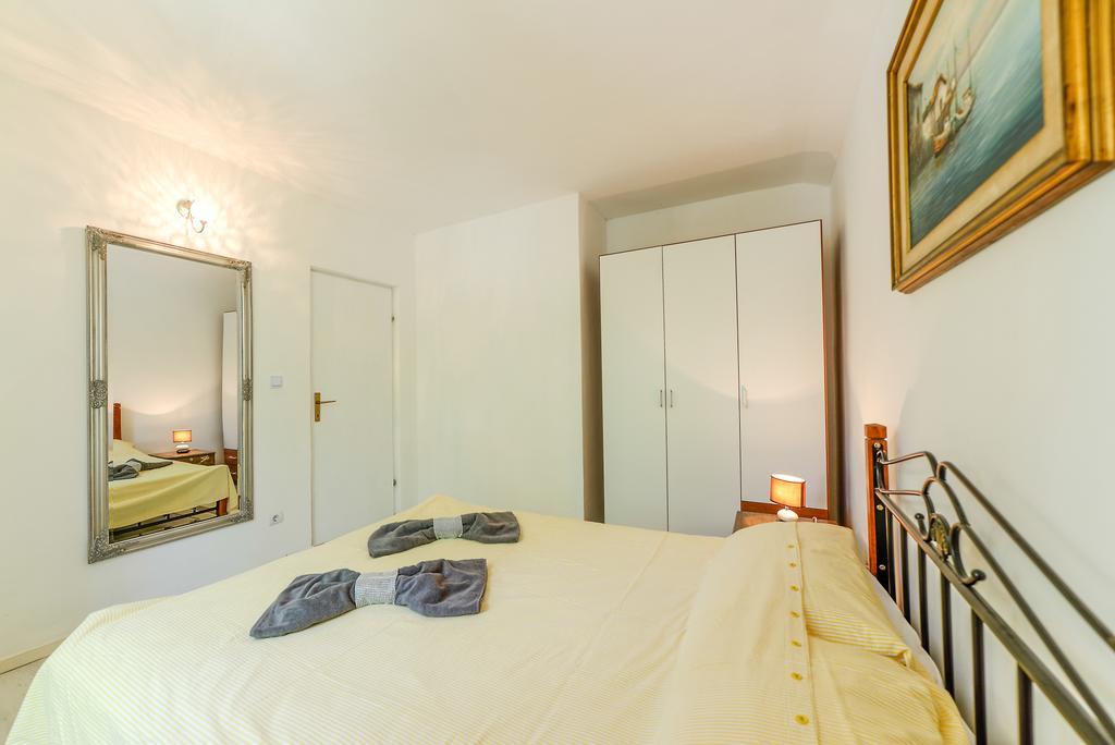 Charming House On The Beach And Deluxe Apartment Πούλα Εξωτερικό φωτογραφία