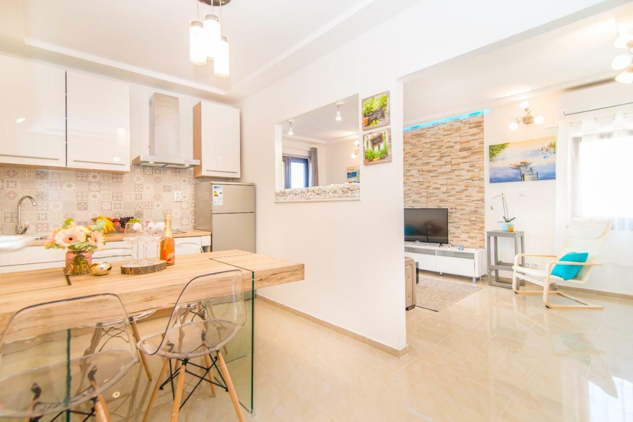 Charming House On The Beach And Deluxe Apartment Πούλα Εξωτερικό φωτογραφία