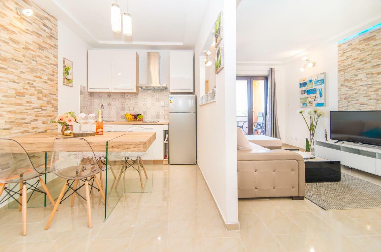 Charming House On The Beach And Deluxe Apartment Πούλα Εξωτερικό φωτογραφία