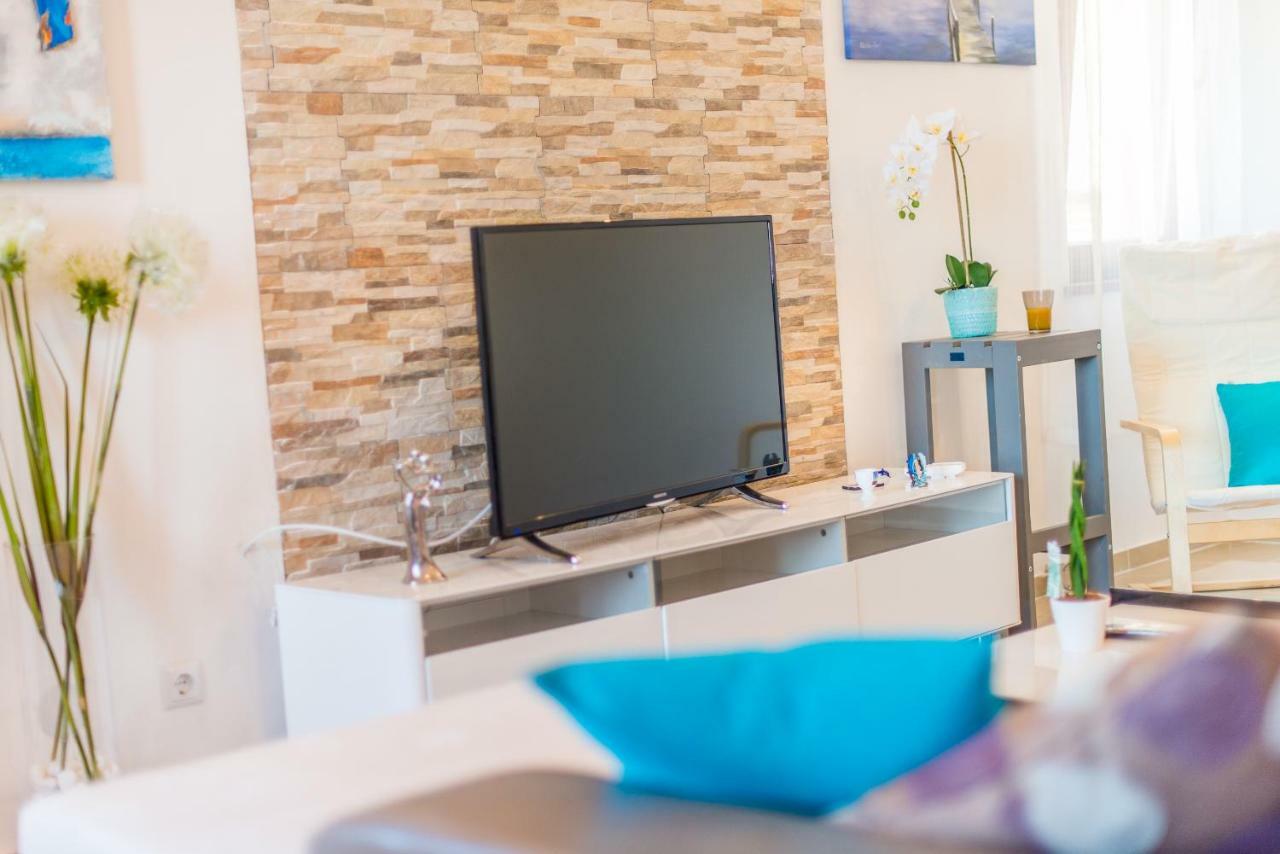 Charming House On The Beach And Deluxe Apartment Πούλα Εξωτερικό φωτογραφία