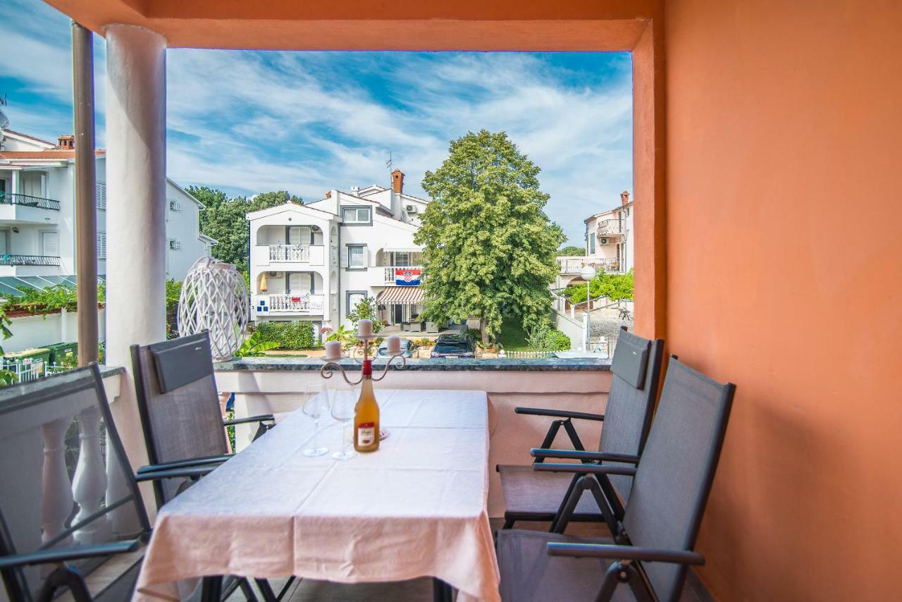 Charming House On The Beach And Deluxe Apartment Πούλα Εξωτερικό φωτογραφία