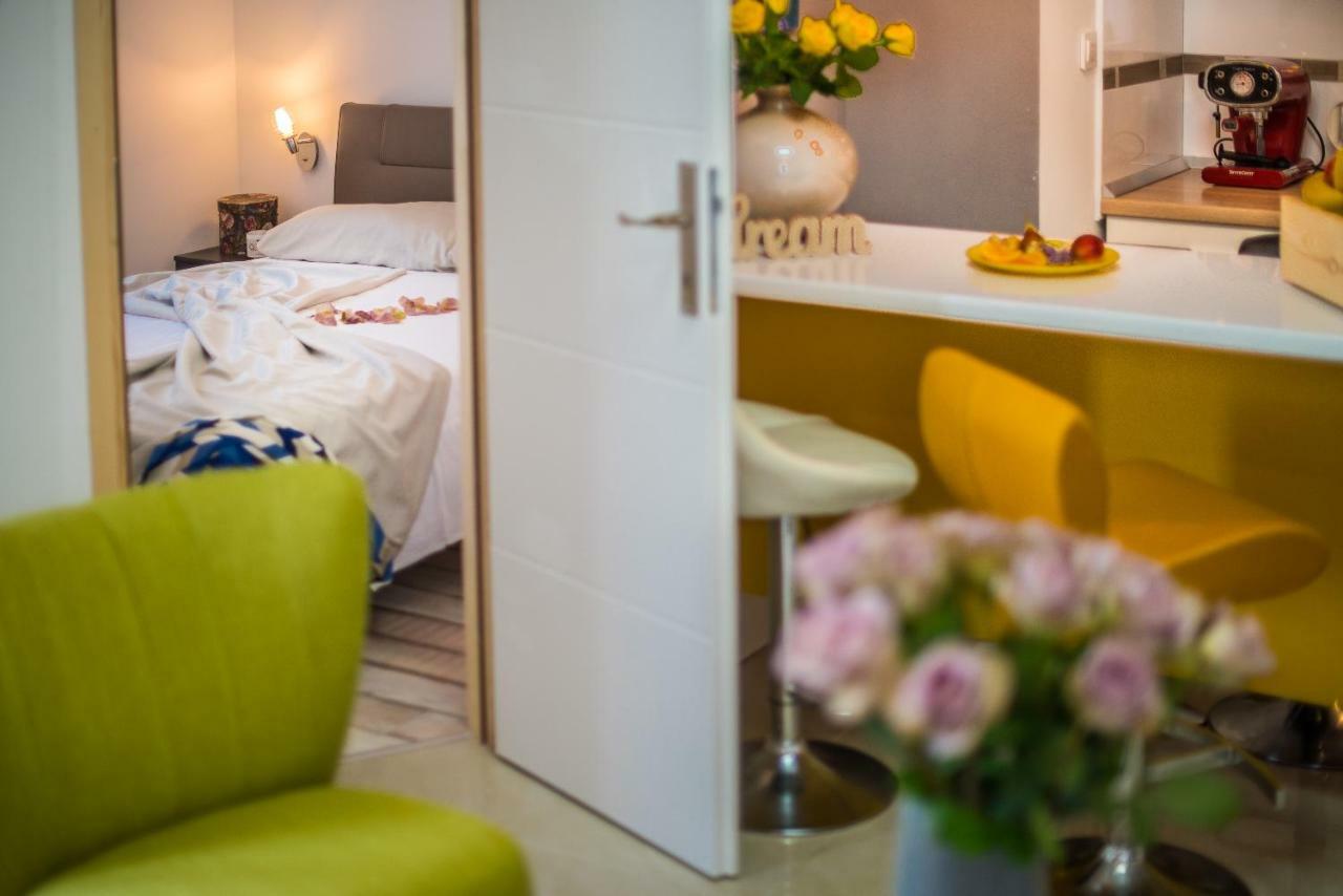 Charming House On The Beach And Deluxe Apartment Πούλα Εξωτερικό φωτογραφία