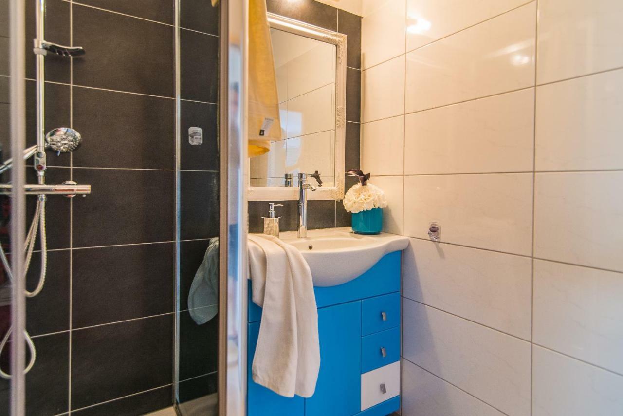 Charming House On The Beach And Deluxe Apartment Πούλα Εξωτερικό φωτογραφία