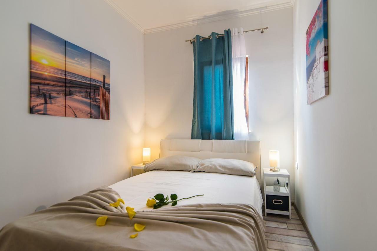 Charming House On The Beach And Deluxe Apartment Πούλα Εξωτερικό φωτογραφία