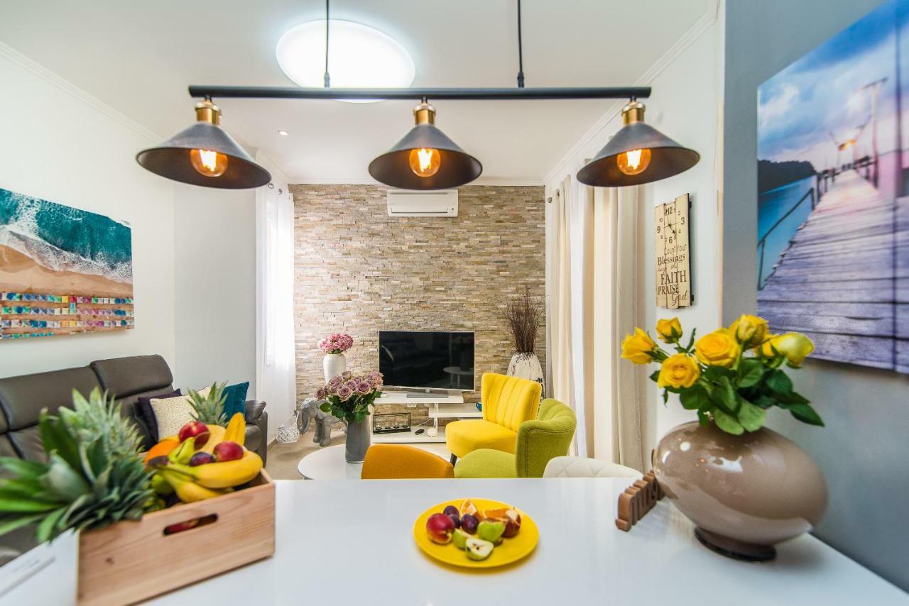 Charming House On The Beach And Deluxe Apartment Πούλα Εξωτερικό φωτογραφία