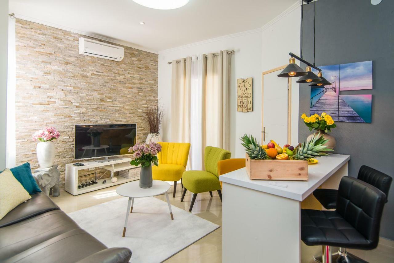 Charming House On The Beach And Deluxe Apartment Πούλα Εξωτερικό φωτογραφία