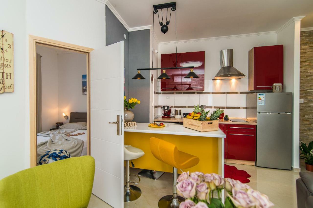Charming House On The Beach And Deluxe Apartment Πούλα Εξωτερικό φωτογραφία